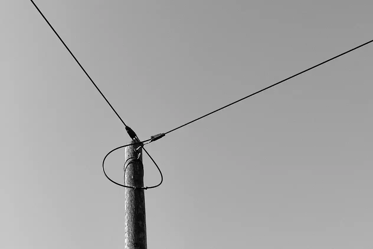 pole cable unsplash